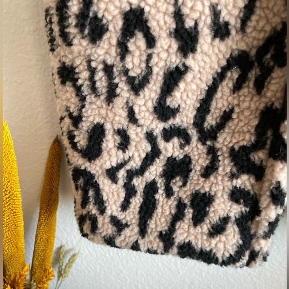 Leopard Print Long Vest XS - Picture 8 of 8
